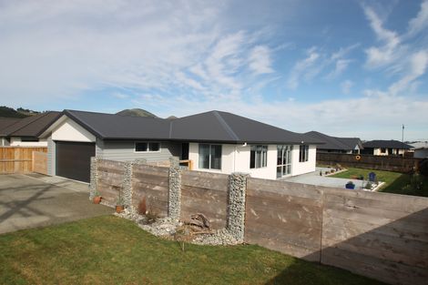 Photo of property in 107 Wingatui Road, Mosgiel, 9024