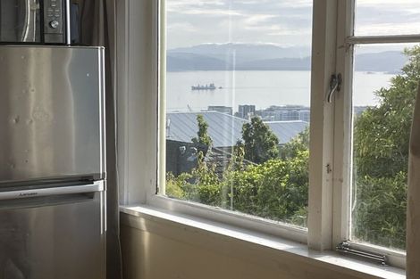 Photo of property in 29 Tanera Crescent, Brooklyn, Wellington, 6021