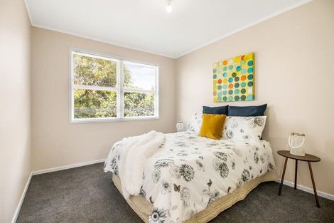 Photo of property in 17 Sunvue Road, Glen Eden, Auckland, 0602