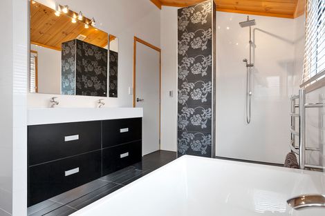 Photo of property in 7 Leeward Drive, Whitianga, 3510