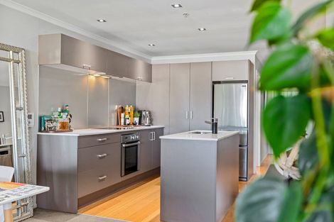 Photo of property in Mooring Apartments, 304/277 Maunganui Road, Mount Maunganui, 3116