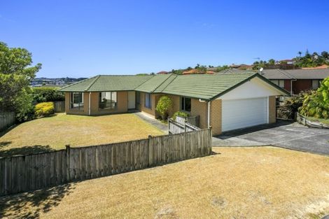 Photo of property in 57 Bluebird Crescent, Unsworth Heights, Auckland, 0632