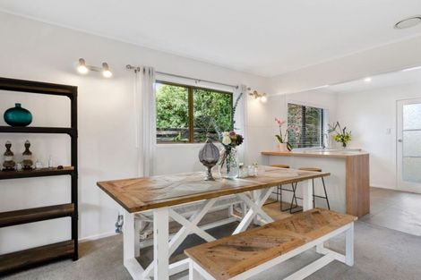 Photo of property in 2/69 Glencoe Road, Browns Bay, Auckland, 0630