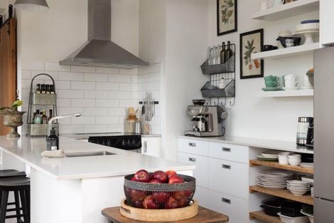 Photo of property in 32 Te Aute Road, Havelock North, 4130