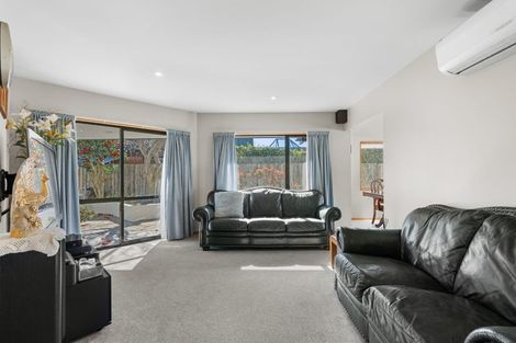 Photo of property in 8 Claverley Gardens, Avonhead, Christchurch, 8042