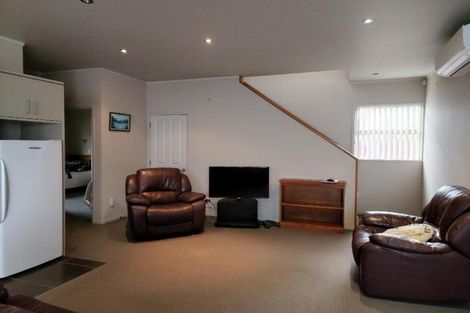 Photo of property in 42 Jans Terrace, Oakura, 4314