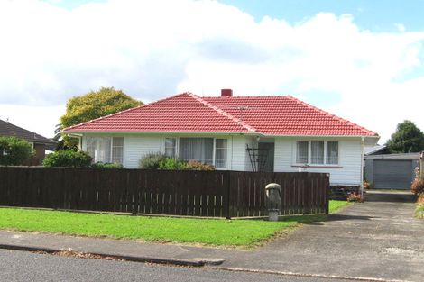 Photo of property in 11 Roby Street, Te Atatu Peninsula, Auckland, 0610