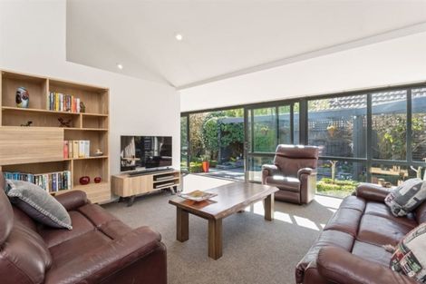 Photo of property in 11 Cricklewood Place, Avonhead, Christchurch, 8042