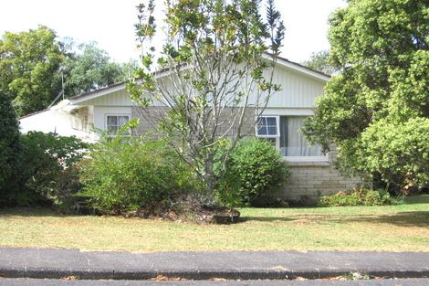 Photo of property in 2/23 Manhattan Heights, Glendene, Auckland, 0602