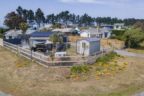 Photo of property in 30 Holton Road, Amberley, 7481