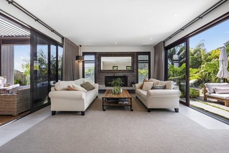 Photo of property in 563 Grenada Street, Papamoa Beach, Papamoa, 3118