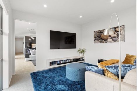 Photo of property in 8 The Heights Avenue, Wanaka, 9305