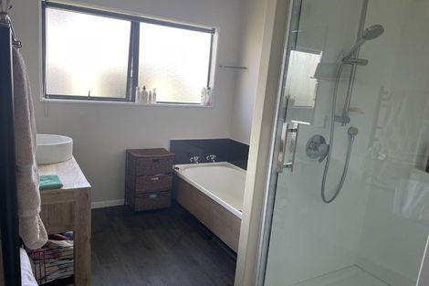 Photo of property in 6 Alan Styles Place, Greenmeadows, Napier, 4112