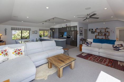 Photo of property in 4 Matuku Place, Paraparaumu Beach, Paraparaumu, 5032