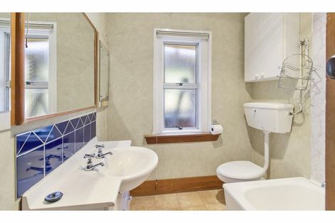 Photo of property in 2 Hertnon Street, West End, Timaru, 7910