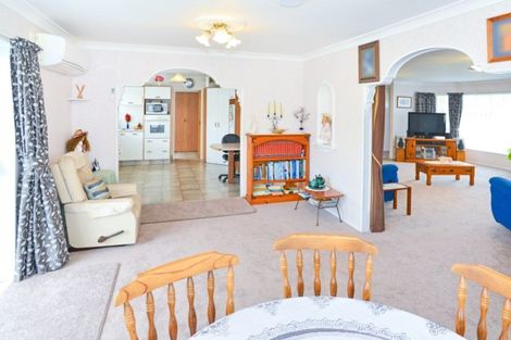 Photo of property in 227 Tudor Avenue, Mayfair, Hastings, 4122