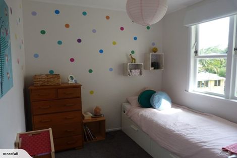 Photo of property in 68 Lake Road, Northcote, Auckland, 0627