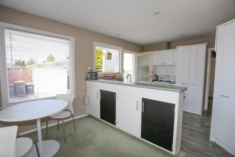 Photo of property in 2 Rosedale Place, Avonhead, Christchurch, 8042