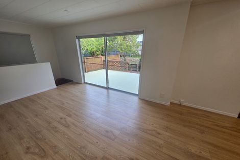 Photo of property in 2/56 Lavery Place, Sunnynook, Auckland, 0632