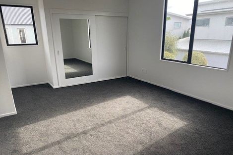 Photo of property in 32 Oakford Close, Riccarton, Christchurch, 8011