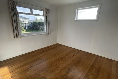 Photo of property in 20 Trojan Crescent, New Lynn, Auckland, 0600