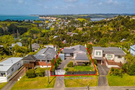 Photo of property in 70 Wade River Road, Stanmore Bay, Whangaparaoa, 0932