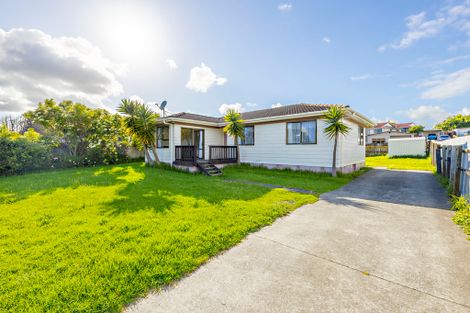 Photo of property in 4 Blackgate Place, Weymouth, Auckland, 2103