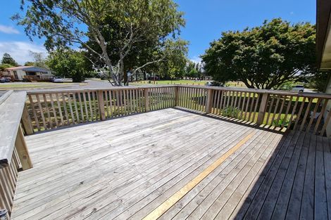 Photo of property in 3 Pukeroa Place, Papakura, 2110