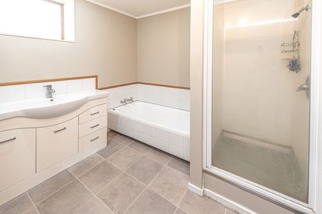 Photo of property in 87 Great North Road, Saint Johns Hill, Whanganui, 4501