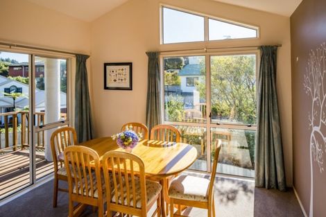 Photo of property in 51 Saunders Close, Whitby, Porirua, 5024