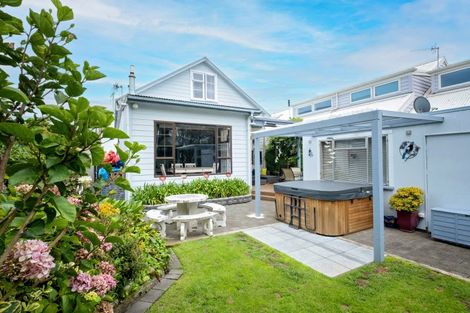 Photo of property in 44 Meeanee Quay, Westshore, Napier, 4110