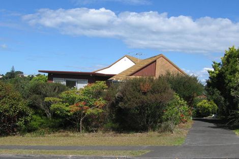Photo of property in 129 Oaktree Avenue, Browns Bay, Auckland, 0630