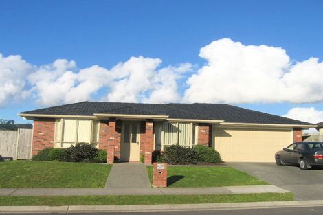 Photo of property in 4 Ballydonegan Rise, East Tamaki, Auckland, 2013