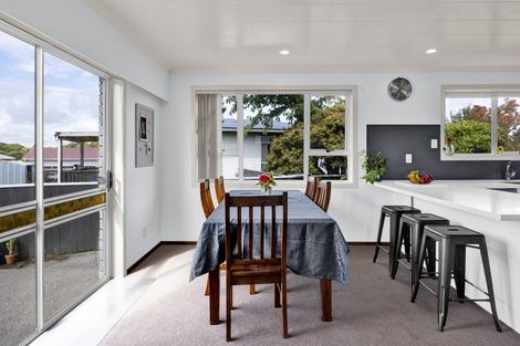 Photo of property in 18 Oberon Street, Stratford, 4332