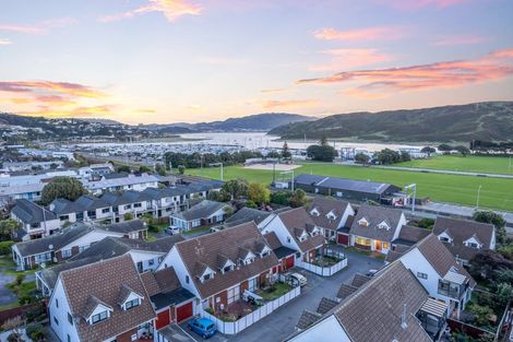 Photo of property in 6/49 Mana Esplanade, Paremata, Porirua, 5026