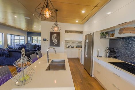 Photo of property in 57 Hawaiian Parade, Arkles Bay, Whangaparaoa, 0932