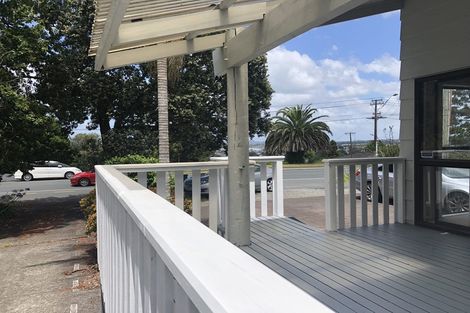 Photo of property in 2/260 Sunset Road, Windsor Park, Auckland, 0632