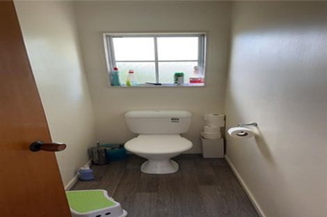 Photo of property in 32 Sandgate Avenue, Botany Downs, Auckland, 2010