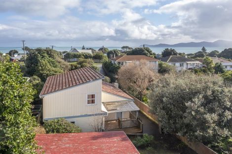 Photo of property in 162 Wellington Road, Paekakariki, 5034