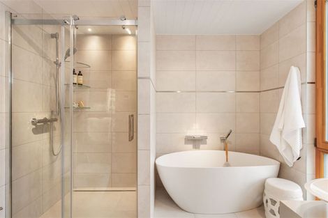 Photo of property in 6 Sowerby Place, Richmond Hill, Christchurch, 8081