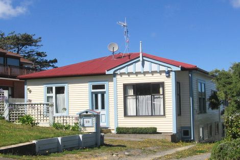 Photo of property in 29 Kaihuia Street, Northland, Wellington, 6012