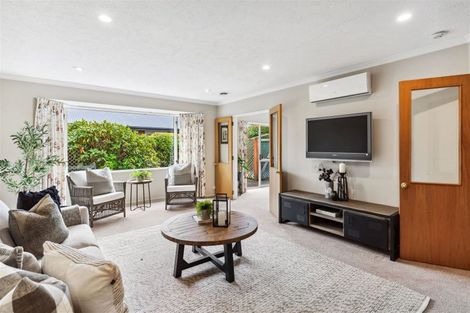 Photo of property in 11 Kotare Street, Fendalton, Christchurch, 8041