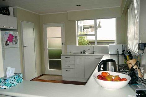 Photo of property in 2/237 Courtenay Street, Strandon, New Plymouth, 4312