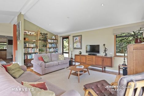 Photo of property in 17 West Lynn Road, Titirangi, Auckland, 0604