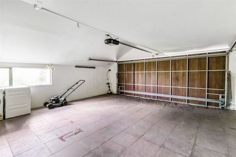 Photo of property in 327c Glenfield Road, Glenfield, Auckland, 0629