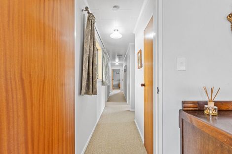 Photo of property in 15 Mudgway Place, Awapuni, Palmerston North, 4412