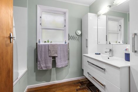 Photo of property in 58 Chester Road, Tawa, Wellington, 5028