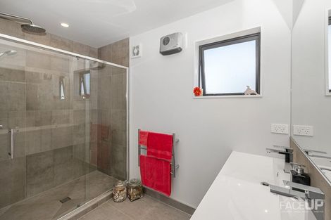 Photo of property in 32 Memorial Park Lane, Hobsonville, Auckland, 0618