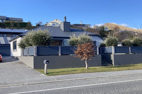 Photo of property in 75 Mcdonnell Road, Arrowtown, 9302