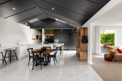 Photo of property in 83 Saint Kilda Road, Cambridge, 3434